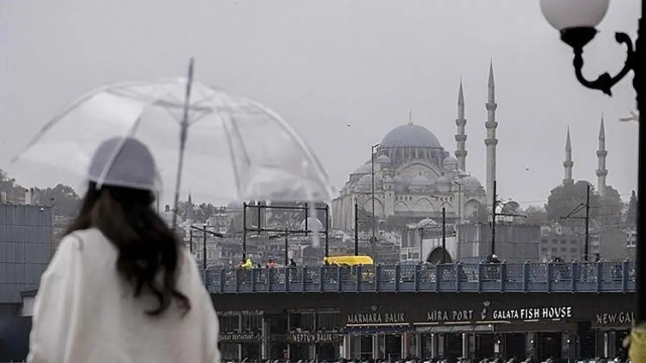 İstanbul’da Kar Yağışı Nedeniyle Okullar Tatil Edilmeye Başladı: Sultangazi İlk Tatil Kararı